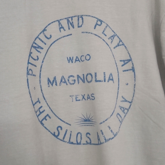 New Magnolia tee shirt from Joanna Gaines Cafe and bakery in Waco TX. - Picture 4 of 9